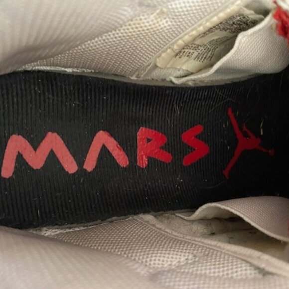 AIR JORDAN Mars 270 White Fire Red Basketball Shoes Sneakers Youth 5 - Picture 15 of 15